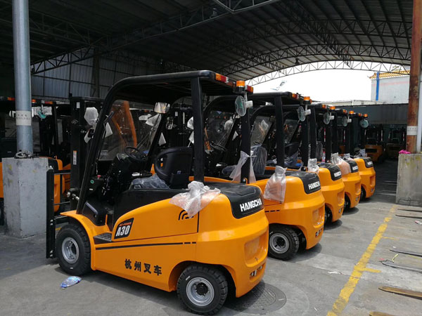 江南水果市場(chǎng)采購電動(dòng)叉車(chē)案例