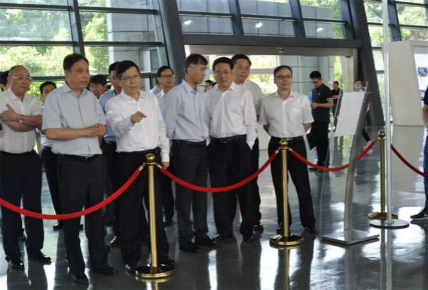 為什么說(shuō)杭叉是個(gè)偉大的企業(yè)？杭州市市長(cháng)也來(lái)走訪(fǎng)調研！